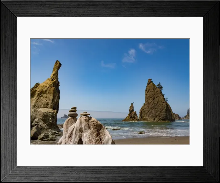 Framed Print : Stones and sea stacks on Rialto Beach in the Olympic National Park, UNESCO World Heritage Site Framed Print : Stones and sea stacks on Rialto Beach in the Olympic National Park, UNESCO World Heritage Site