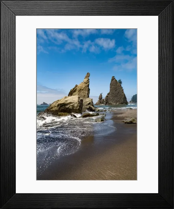 Framed Print : Dramatic sea stacks on Rialto Beach in the Olympic National Park, UNESCO World Heritage Site Framed Print : Dramatic sea stacks on Rialto Beach in the Olympic National Park, UNESCO World Heritage Site