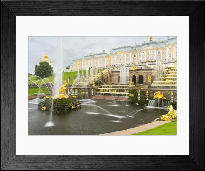 Framed Print : The Grand Cascade in front of the Grand Palace, Peterhof, UNESCO World Heritage Site, near St Framed Print : The Grand Cascade in front of the Grand Palace, Peterhof, UNESCO World Heritage Site, near St