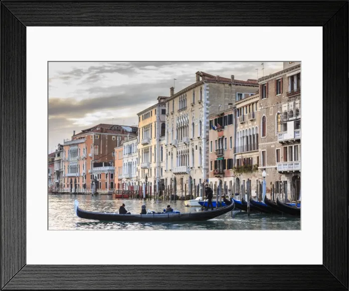 Framed Print : Gondola, La Volta, Grand Canal, elaborate Gothic palazzi at sunset in winter, Venice Framed Print : Gondola, La Volta, Grand Canal, elaborate Gothic palazzi at sunset in winter, Venice