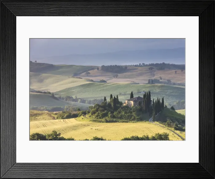 Framed Print : Sunrise on the gentle green hills and typical farm house of Val d Orcia, UNESCO World Heritage Site Framed Print : Sunrise on the gentle green hills and typical farm house of Val d Orcia, UNESCO World Heritage Site