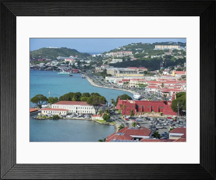 Framed Print : View over Charlotte Amalie, capital of St. Thomas, with Fort Christian, US Virgin Islands Framed Print : View over Charlotte Amalie, capital of St. Thomas, with Fort Christian, US Virgin Islands