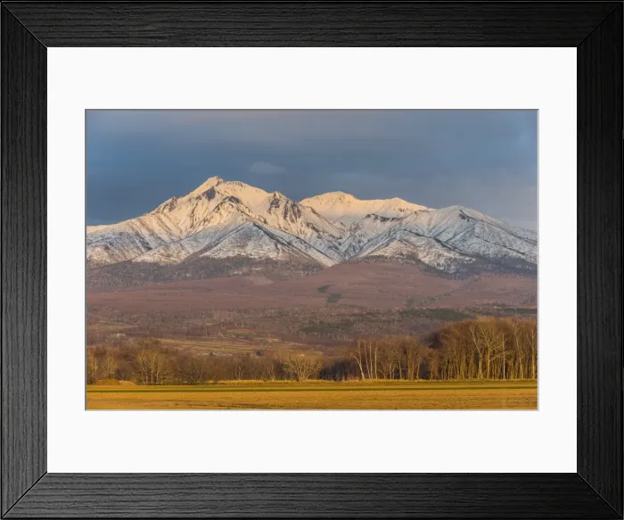 Framed Print : Beautiful snowcapped mountain near the Shiretoko National Park, Hokkaido, Japan, Asia Framed Print : Beautiful snowcapped mountain near the Shiretoko National Park, Hokkaido, Japan, Asia