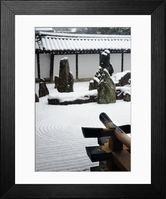 Framed Print : Snowy day in Tofuku-ji Temple rock garden, Kyoto, Japan, Asia Framed Print : Snowy day in Tofuku-ji Temple rock garden, Kyoto, Japan, Asia