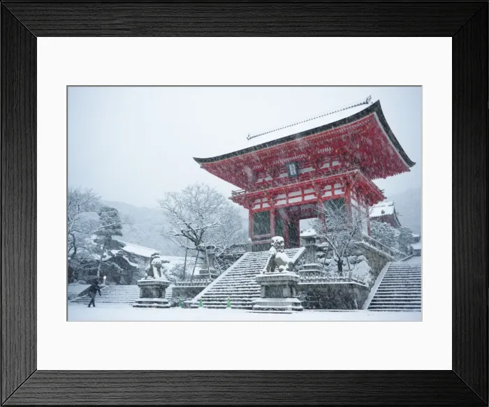 Framed Print : Entrance gate of Kiyomizu-dera Temple during snow storm, UNESCO World Heritage Site Framed Print : Entrance gate of Kiyomizu-dera Temple during snow storm, UNESCO World Heritage Site
