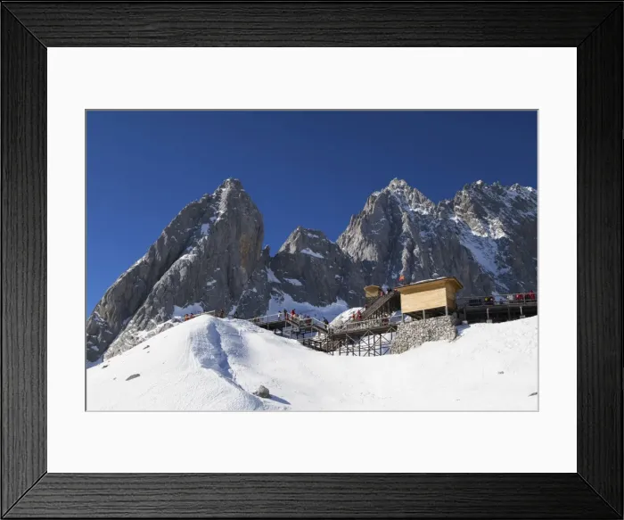 Framed Print : Tourists on Jade Dragon Snow Mountain (Yulong Xueshan), Lijiang, Yunnan, China, Asia Framed Print : Tourists on Jade Dragon Snow Mountain (Yulong Xueshan), Lijiang, Yunnan, China, Asia