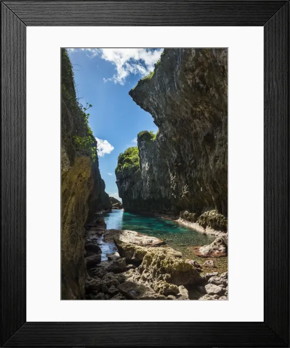 Framed Print : Crystall waters in the Matapa Chasm, Niue, South Pacific, Pacific Framed Print : Crystall waters in the Matapa Chasm, Niue, South Pacific, Pacific