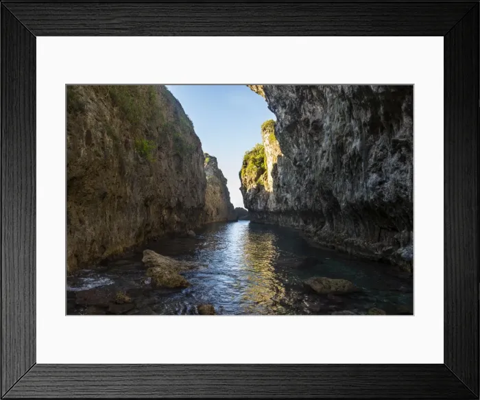 Framed Print : Crystall clear waters in the Matapa Chasm, Niue, South Pacific, Pacific Framed Print : Crystall clear waters in the Matapa Chasm, Niue, South Pacific, Pacific