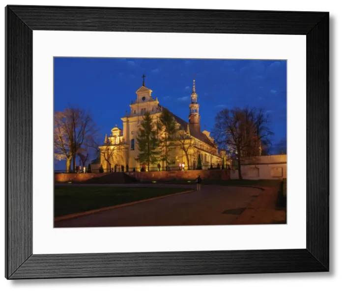 Framed Print : Kielce Cathedral Basilica at twilight, Kielce, Swietokrzyskie Voivodeship, Poland, Europe Framed Print : Kielce Cathedral Basilica at twilight, Kielce, Swietokrzyskie Voivodeship, Poland, Europe
