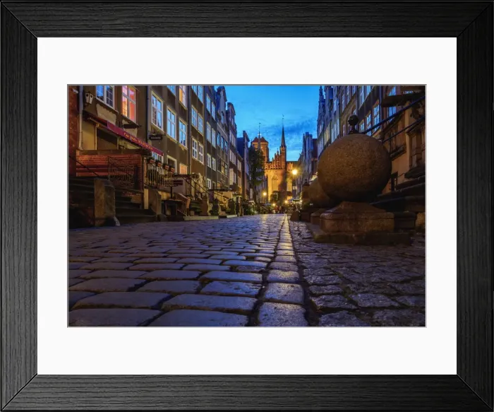 Framed Print : Mariacka Street at twilight, Old Town, Gdansk, Pomeranian Voivodeship, Poland, Europe Framed Print : Mariacka Street at twilight, Old Town, Gdansk, Pomeranian Voivodeship, Poland, Europe