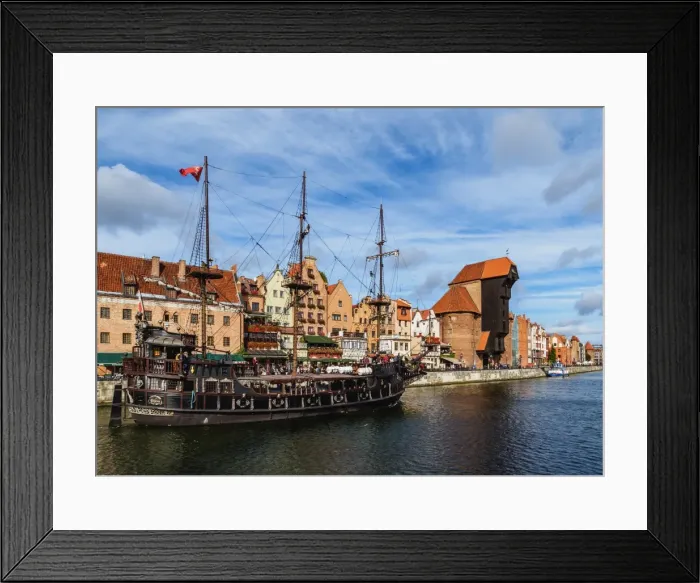 Framed Print : Motlawa River and Medieval Port Crane Zuraw, Old Town, Gdansk, Pomeranian Voivodeship Framed Print : Motlawa River and Medieval Port Crane Zuraw, Old Town, Gdansk, Pomeranian Voivodeship