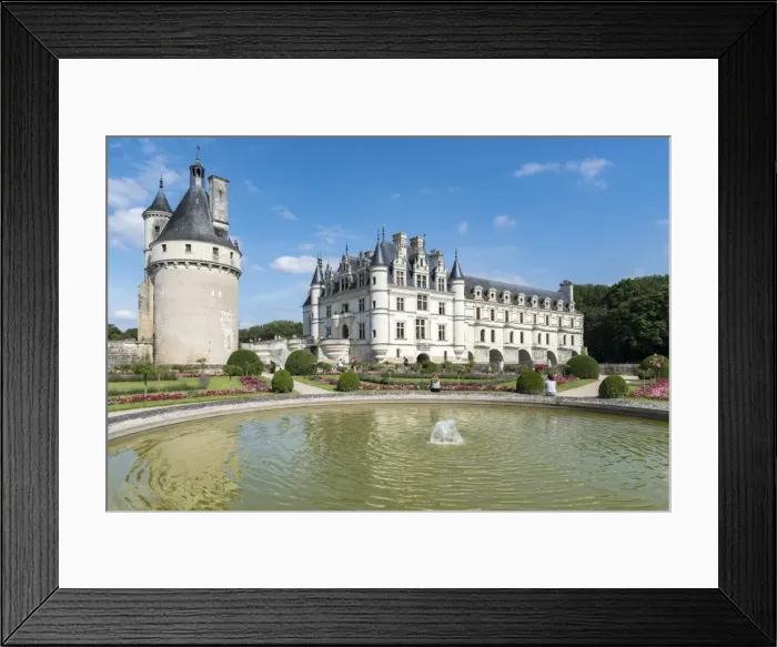Framed Print : Fountain in the park of Chenonceau castle, UNESCO World Heritage Site, Chenonceaux Framed Print : Fountain in the park of Chenonceau castle, UNESCO World Heritage Site, Chenonceaux