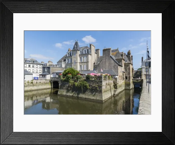 Framed Print : The inhabited Rohan bridge on Elorn River, Landerneau, Finistere, Brittany, France Framed Print : The inhabited Rohan bridge on Elorn River, Landerneau, Finistere, Brittany, France