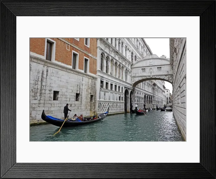 Framed Print : Bridge of Sighs with Doges Palace, Venice, UNESCO World Heritage Site, Veneto, Italy Framed Print : Bridge of Sighs with Doges Palace, Venice, UNESCO World Heritage Site, Veneto, Italy