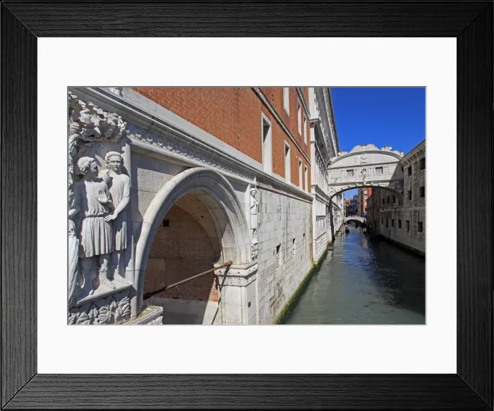 Framed Print : Bridge of Sighs with Doges Palace, Venice, UNESCO World Heritage Site, Veneto, Italy Framed Print : Bridge of Sighs with Doges Palace, Venice, UNESCO World Heritage Site, Veneto, Italy