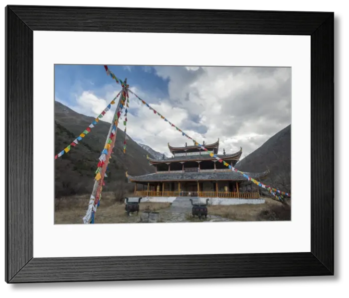 Framed Print : Huanglong Middle Temple, Huanglong, Sichuan province, China, Asia Framed Print : Huanglong Middle Temple, Huanglong, Sichuan province, China, Asia