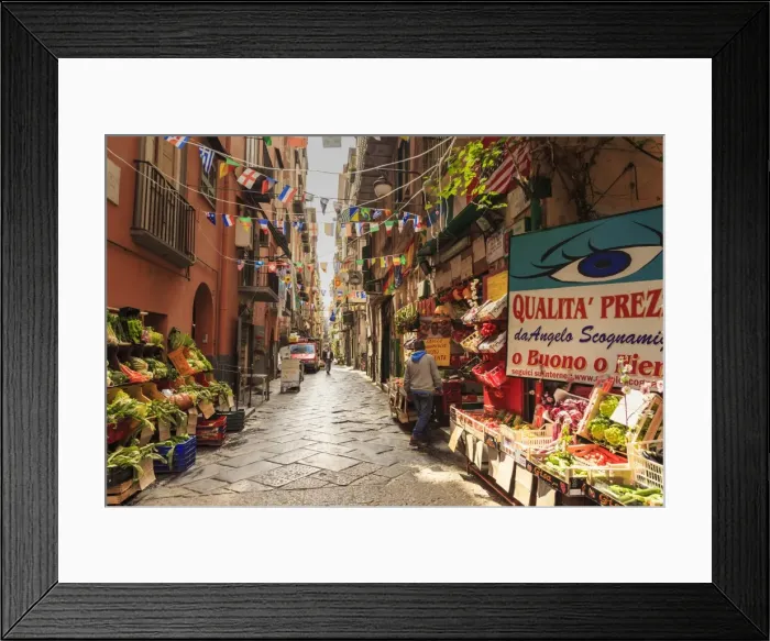 Framed Print : Alley in the densely populated Spanish Quarter (Quartieri Spagnoli), City of Naples Framed Print : Alley in the densely populated Spanish Quarter (Quartieri Spagnoli), City of Naples
