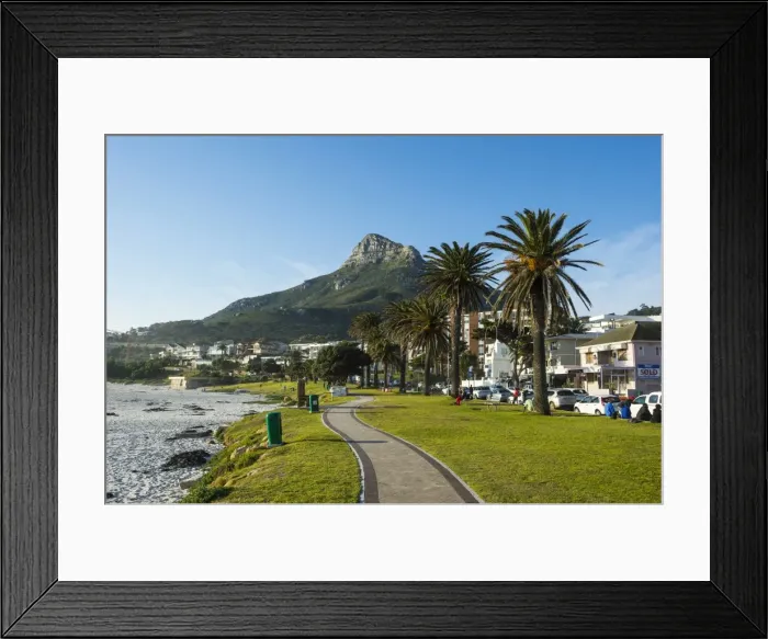 Framed Print : Waterfront of Camps Bay with the Lions Head in the background, suburb of Cape Town Framed Print : Waterfront of Camps Bay with the Lions Head in the background, suburb of Cape Town