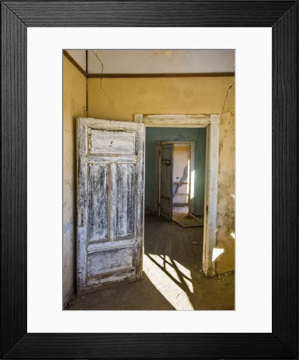 Framed Print : Interior of a colonial house, old diamond ghost town, Kolmanskop (Colemans Hill)