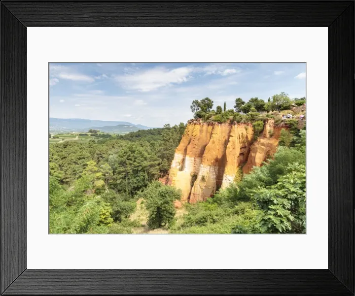 Framed Print : Tourists entering the Ochre trail and view of the ochre quarry, Roussillon, Vaucluse Framed Print : Tourists entering the Ochre trail and view of the ochre quarry, Roussillon, Vaucluse