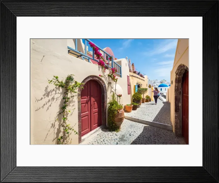 Framed Print : A quiet street in Oia, Santorini, Cyclades, Greek Islands, Greece, Europe Framed Print : A quiet street in Oia, Santorini, Cyclades, Greek Islands, Greece, Europe