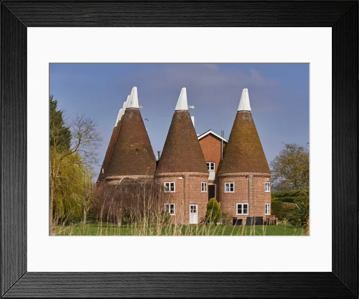 Framed Print : Oast houses, originally used to dry hops in beer-making, converted into farmhouse Framed Print : Oast houses, originally used to dry hops in beer-making, converted into farmhouse