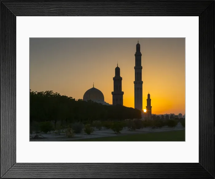 Framed Print : View of Sultan Qaboos Grand Mosque at sunset, Muscat, Oman, Middle East Framed Print : View of Sultan Qaboos Grand Mosque at sunset, Muscat, Oman, Middle East