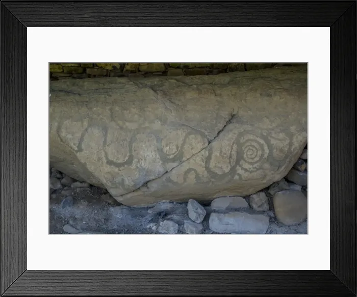 Framed Print : Knowth, neolithic passage grave, UNESCO World Heritage Site, prehistoric Bru na Boinne