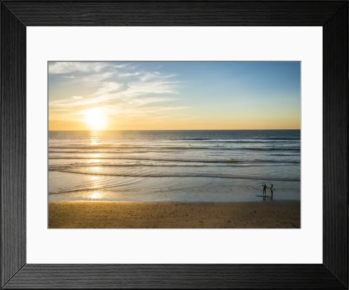 Framed Print : Couple in backlight walking at sunset, Del Mar, California, United States of America Framed Print : Couple in backlight walking at sunset, Del Mar, California, United States of America