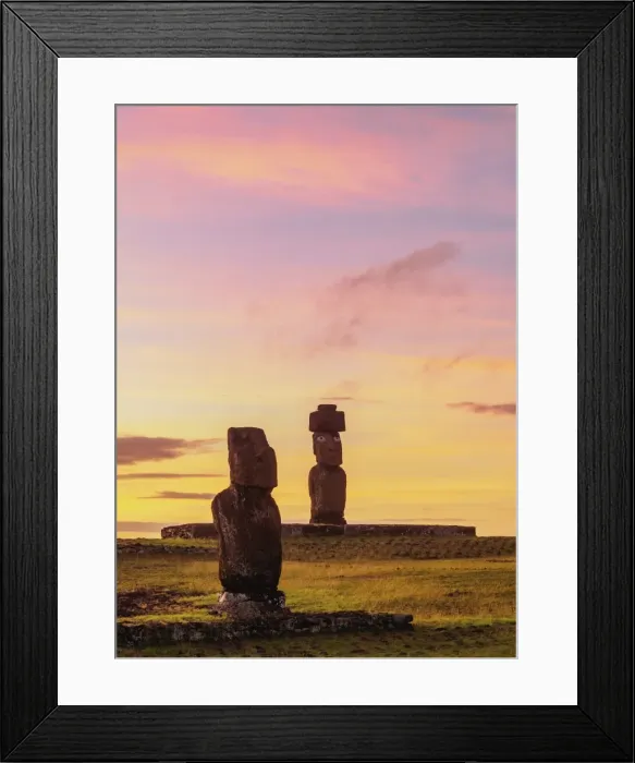Framed Print : Moais in Tahai Archaeological Complex at sunset, Rapa Nui National Park, UNESCO World Heritage Site Framed Print : Moais in Tahai Archaeological Complex at sunset, Rapa Nui National Park, UNESCO World Heritage Site