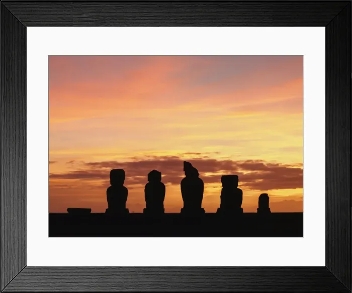 Framed Print : Moais in Ahu Vai Uri at sunset, Tahai Archaeological Complex, Rapa Nui National Park Framed Print : Moais in Ahu Vai Uri at sunset, Tahai Archaeological Complex, Rapa Nui National Park