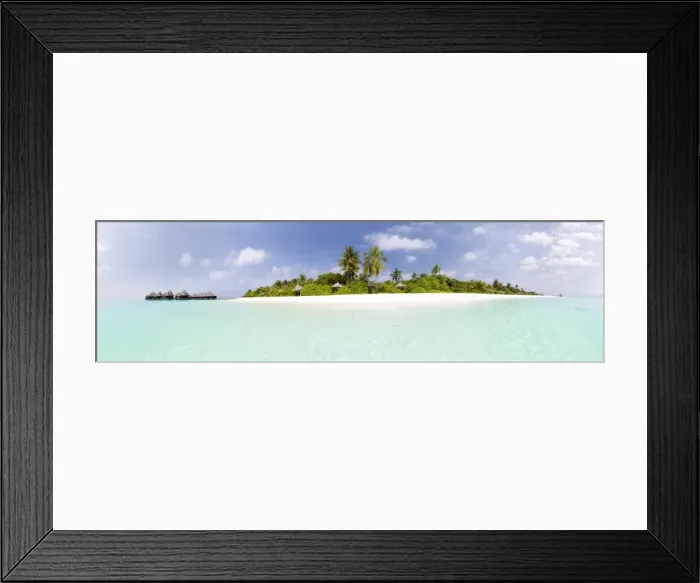 Framed Print : Panoramic view of tropical island of Dhuni Kolhu, Baa Atoll, Republic of Maldives Framed Print : Panoramic view of tropical island of Dhuni Kolhu, Baa Atoll, Republic of Maldives