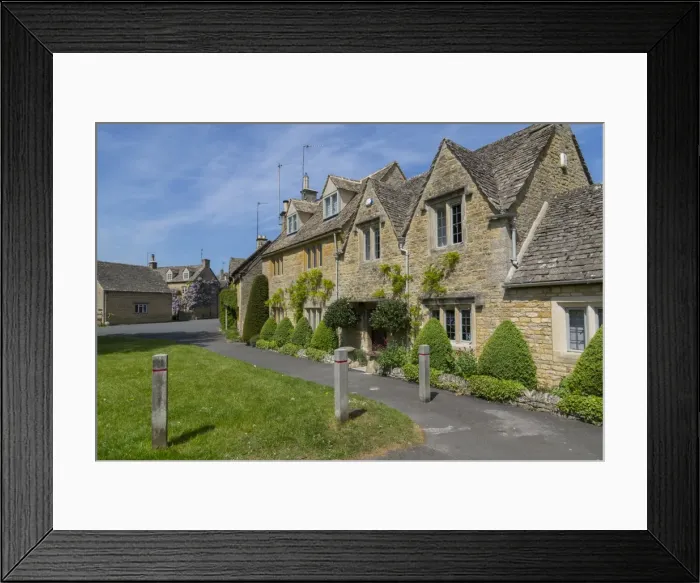 Framed Print : Cottages in Lower Slaughter, Cotswolds, Gloucestershire, England, United Kingdom, Europe Framed Print : Cottages in Lower Slaughter, Cotswolds, Gloucestershire, England, United Kingdom, Europe