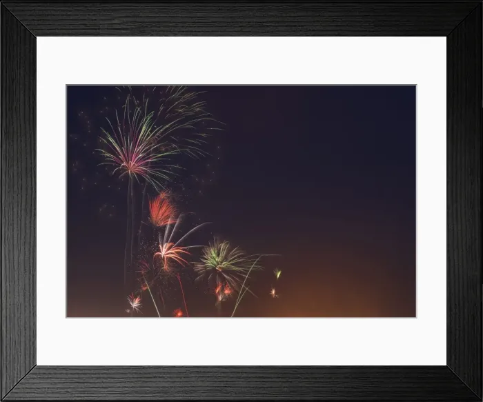 Framed Print : Fireworks celebrating the 4th of July Framed Print : Fireworks celebrating the 4th of July