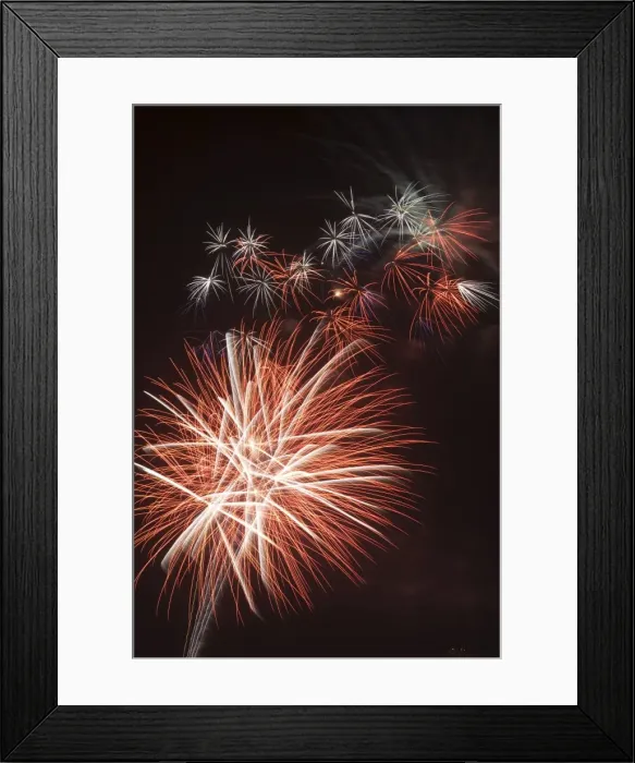 Framed Print : Fireworks celebrating the 4th of July Framed Print : Fireworks celebrating the 4th of July