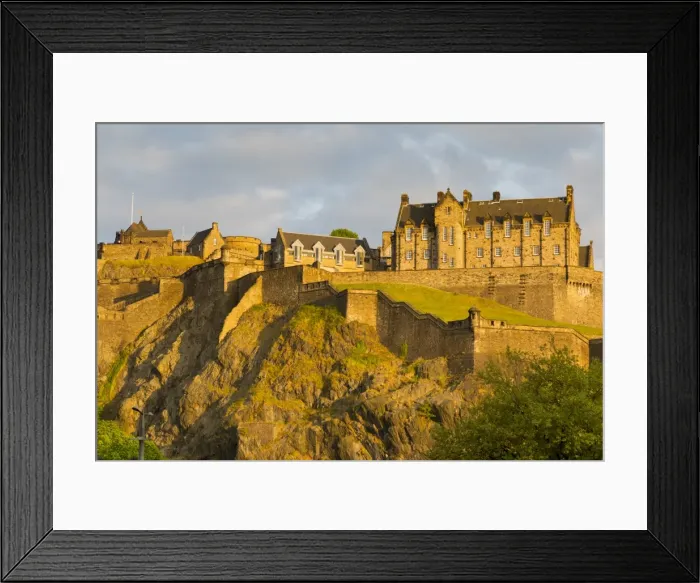 Framed Print : View of Edinburgh Castle from Princes Street, UNESCO World Heritage Site, Edinburgh Framed Print : View of Edinburgh Castle from Princes Street, UNESCO World Heritage Site, Edinburgh