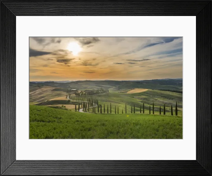 Framed Print : Baccoleno farmhouse, Val d Orcia (Orcia Valley), UNESCO World Heritage Site, Tuscany Framed Print : Baccoleno farmhouse, Val d Orcia (Orcia Valley), UNESCO World Heritage Site, Tuscany