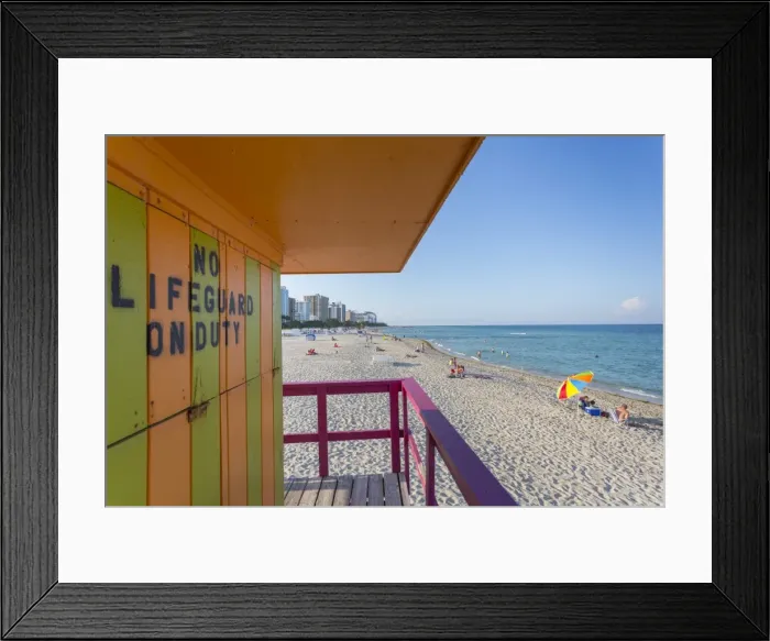 Framed Print : View from colourful Lifeguard station on South Beach and the Atlantic Ocean, Miami Beach Framed Print : View from colourful Lifeguard station on South Beach and the Atlantic Ocean, Miami Beach