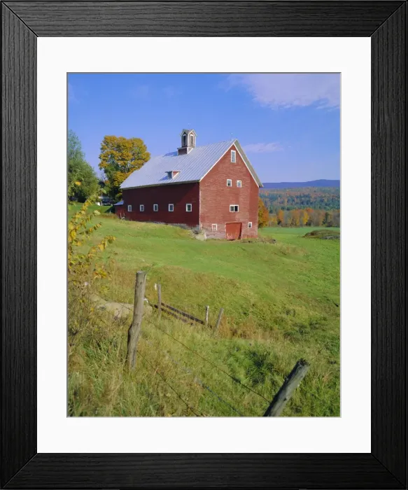 Framed Print : The Red Barns typify Vermonts countryside Framed Print : The Red Barns typify Vermonts countryside