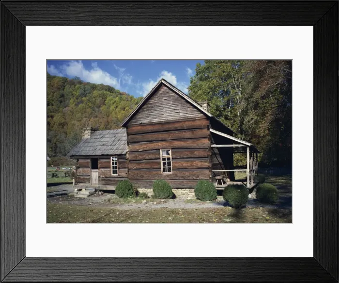 Framed Print : Wooden pioneer farmstead house at Oconaluftee Framed Print : Wooden pioneer farmstead house at Oconaluftee