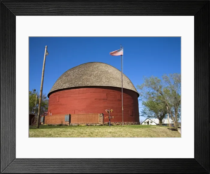 Framed Print : Historic Round Barn on Route 66 Framed Print : Historic Round Barn on Route 66