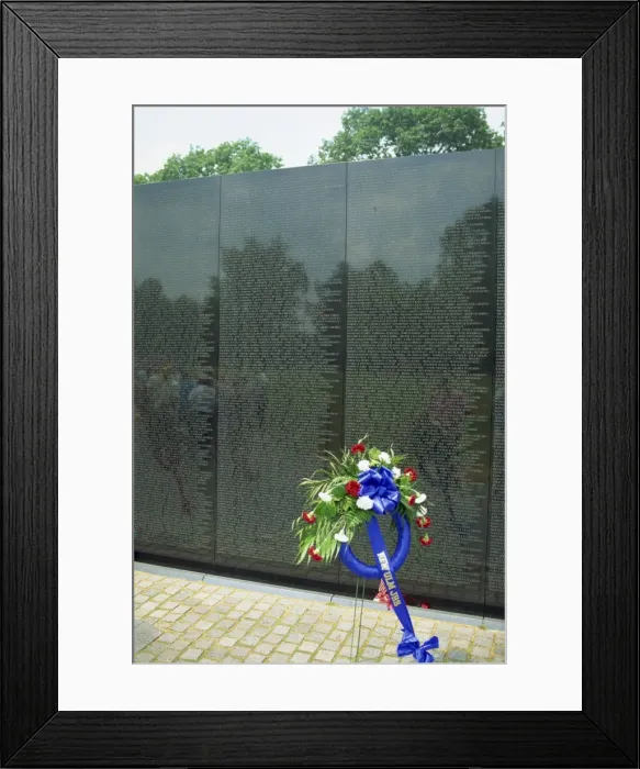 Framed Print : Vietnam War Memorial, Washington D Framed Print : Vietnam War Memorial, Washington D