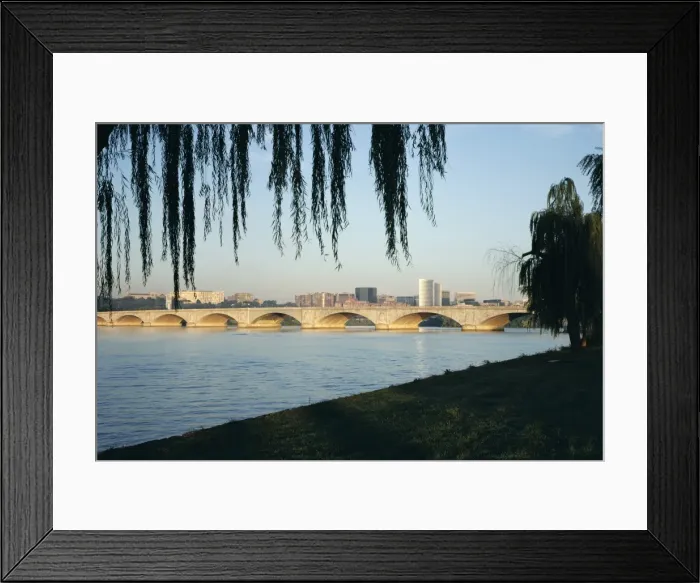 Framed Print : Potomac River and the Arlington Memorial Bridge, Washington D Framed Print : Potomac River and the Arlington Memorial Bridge, Washington D