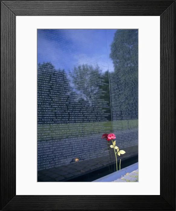 Framed Print : Vietnam Memorial, Washington D Framed Print : Vietnam Memorial, Washington D