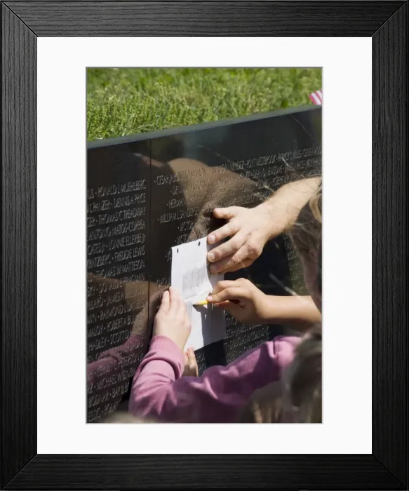 Framed Print : Vietnam Veterans Memorial Wall, Washington D Framed Print : Vietnam Veterans Memorial Wall, Washington D