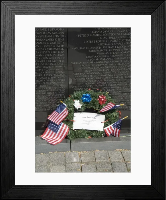 Framed Print : Vietnam Veterans Memorial Wall, Washington D Framed Print : Vietnam Veterans Memorial Wall, Washington D