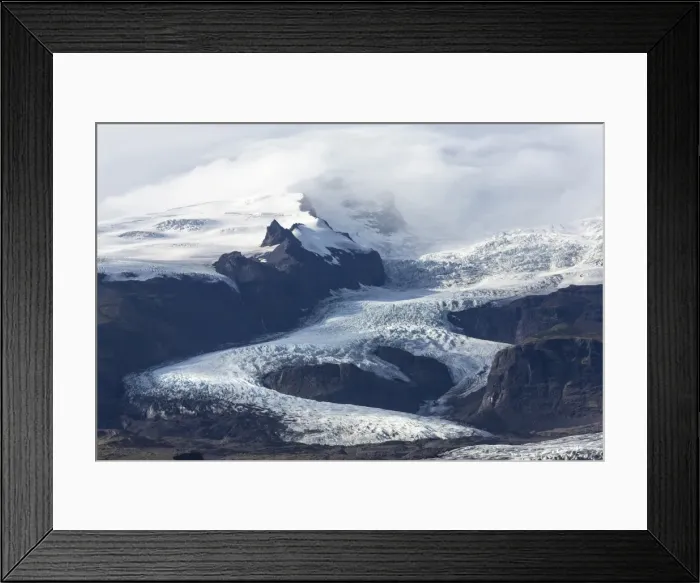 Framed Print : Tongue of the Vatnajokull Glacier creeping down the mountains behinf Fjallsarlon lagoon Framed Print : Tongue of the Vatnajokull Glacier creeping down the mountains behinf Fjallsarlon lagoon
