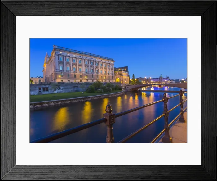 Framed Print : The Swedish Parliament Building at dusk, Helgeandsholmen, Stockholm, Sweden, Scandinavia Framed Print : The Swedish Parliament Building at dusk, Helgeandsholmen, Stockholm, Sweden, Scandinavia