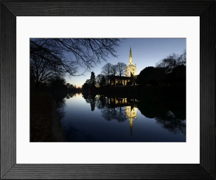 Framed Print : Holy Trinity Church on the River Avon at dusk, Stratford-upon-Avon, Warwickshire Framed Print : Holy Trinity Church on the River Avon at dusk, Stratford-upon-Avon, Warwickshire