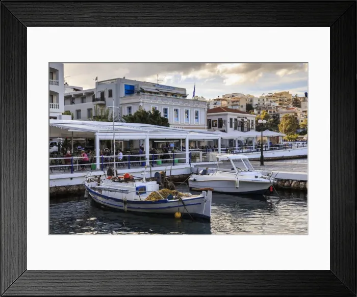 Framed Print : Voulismeni Lake, pedestrianised lakeside lined with fishing boats, cafes and restaurants